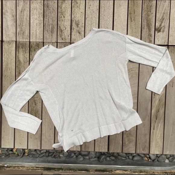 LULULEMON Grey Mesh Back Long Sleeve Crew Knit Top - Picture 2 of 5